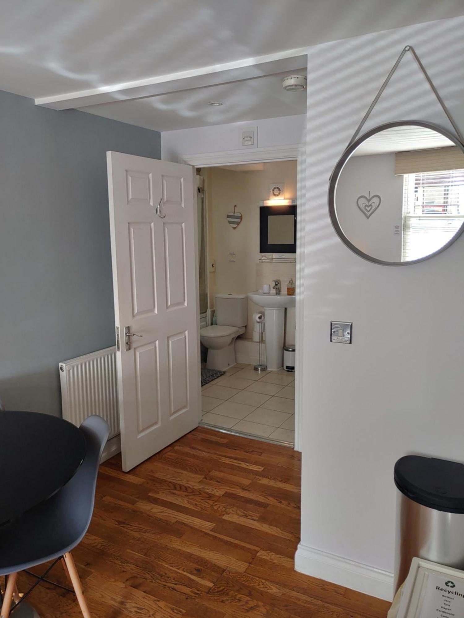 The Bath House Apartments - Free 1St Breakfast - Free Parking Exterior foto